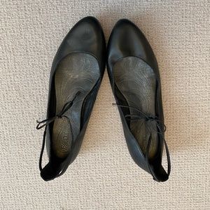 Born Flats with Ankle Strap